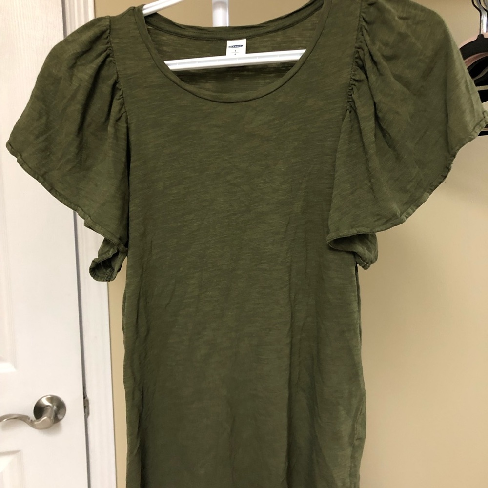 Old navy tshirt